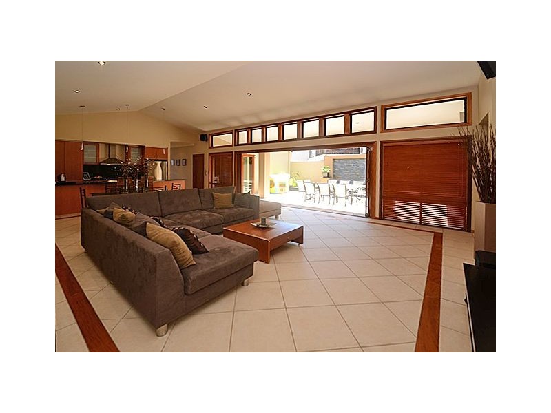 4 Palma Crescent, Varsity Lakes QLD 4227