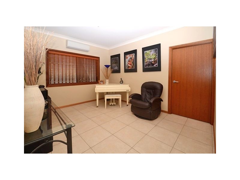 4 Palma Crescent, Varsity Lakes QLD 4227