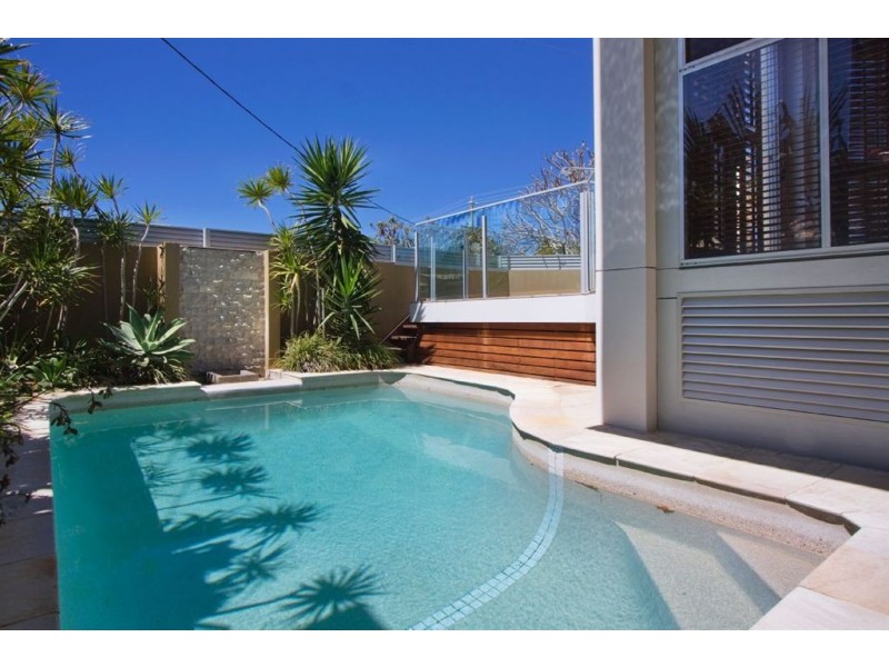 11 Wave Street, Mermaid Beach QLD 4218