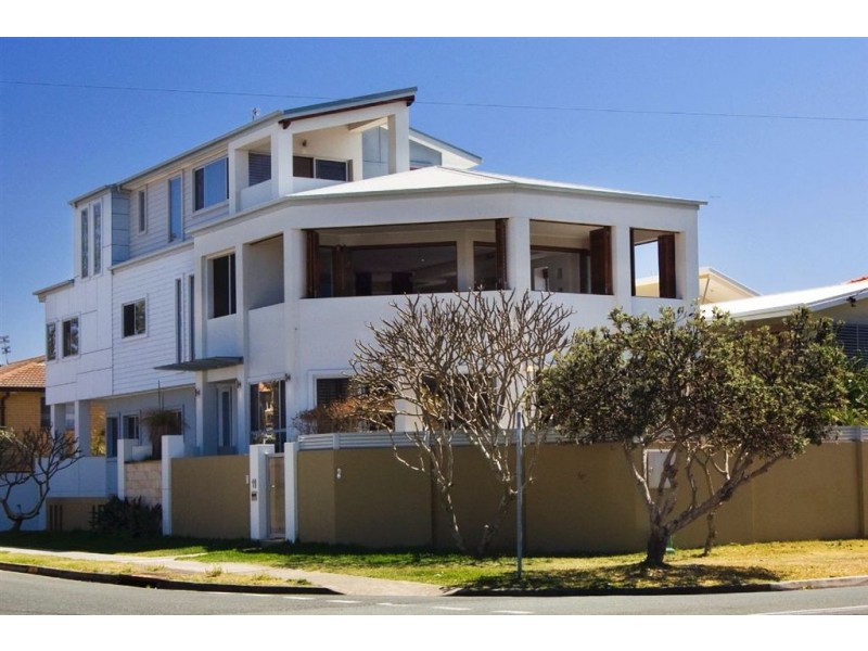 11 Wave Street, Mermaid Beach QLD 4218