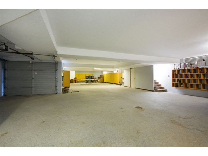11 Wave Street, Mermaid Beach QLD 4218