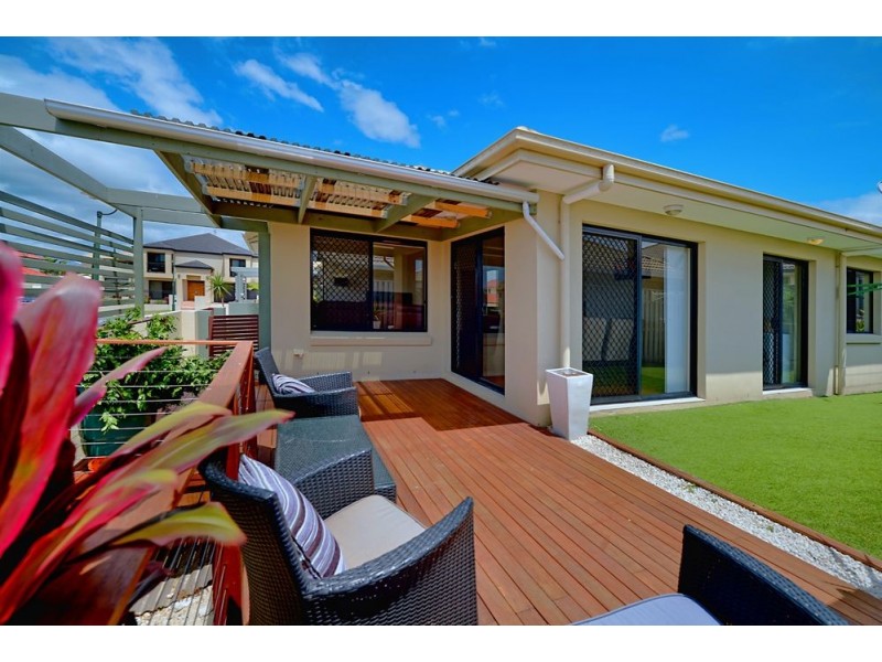 2/9 Palma Crescent, Varsity Lakes QLD 4227