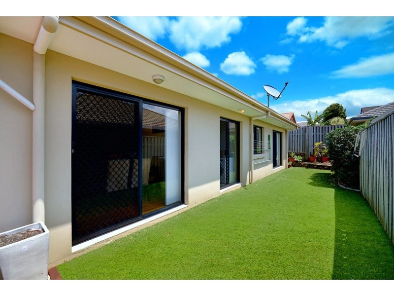 2/9 Palma Crescent, Varsity Lakes QLD 4227