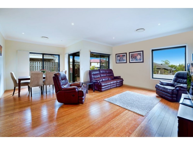 2/9 Palma Crescent, Varsity Lakes QLD 4227