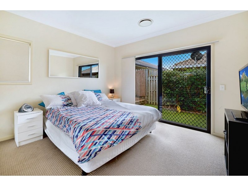 2/9 Palma Crescent, Varsity Lakes QLD 4227