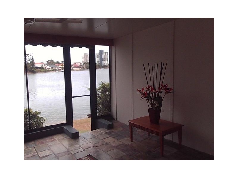 4/6 Aquila Court, Mermaid Waters QLD 4218