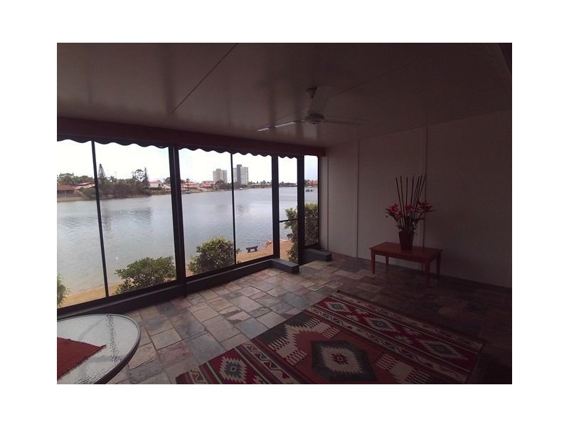 4/6 Aquila Court, Mermaid Waters QLD 4218