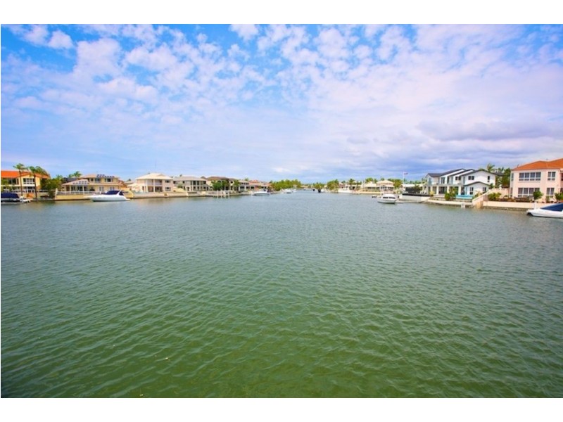 41 Cockleshell Court, Runaway Bay QLD 4216