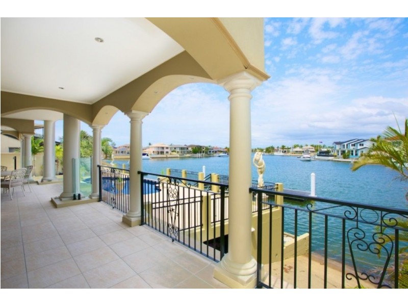 41 Cockleshell Court, Runaway Bay QLD 4216