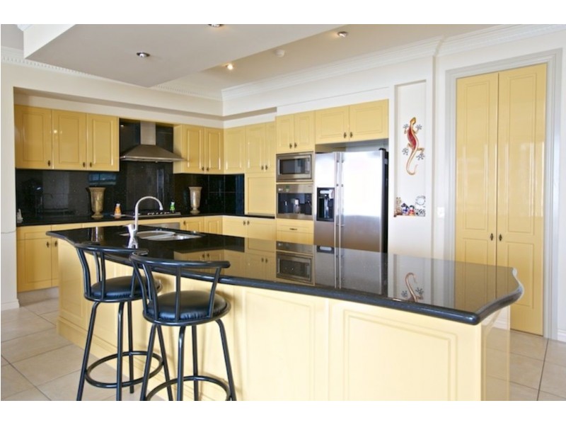 41 Cockleshell Court, Runaway Bay QLD 4216