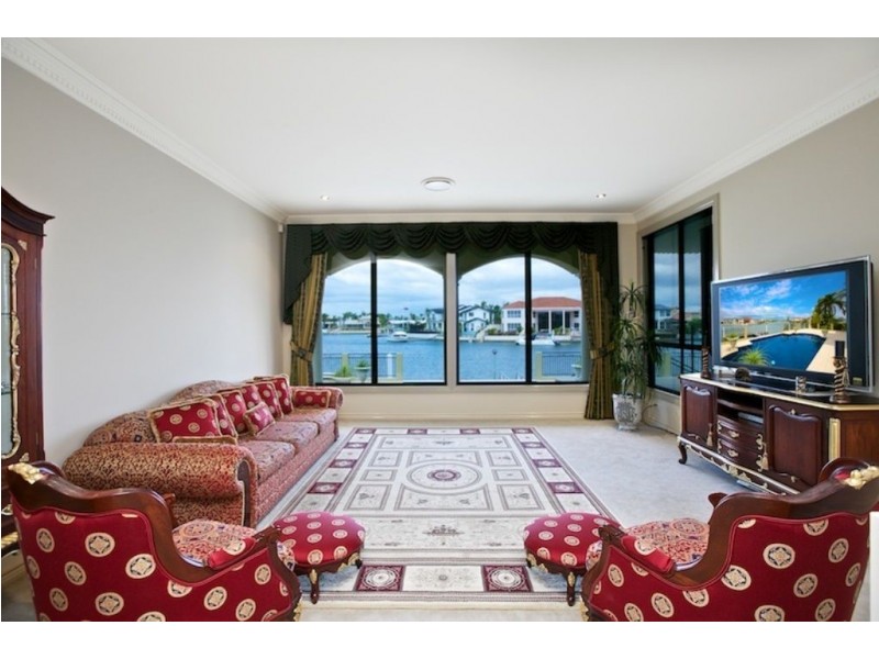41 Cockleshell Court, Runaway Bay QLD 4216
