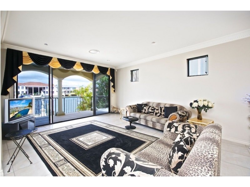 41 Cockleshell Court, Runaway Bay QLD 4216