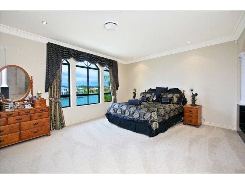 41 Cockleshell Court, Runaway Bay QLD 4216