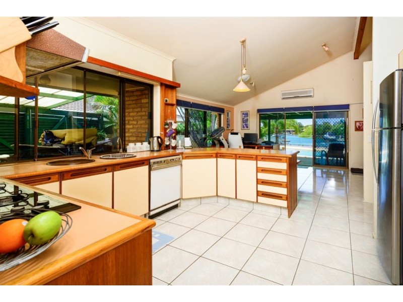 6 Rio Vista Boulevard, Broadbeach Waters QLD 4218