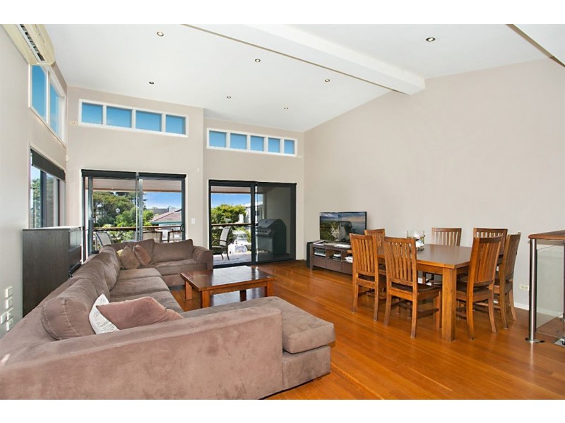 2/6 Nankeen Avenue, Paradise Point QLD 4216