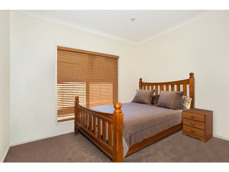 2/6 Nankeen Avenue, Paradise Point QLD 4216