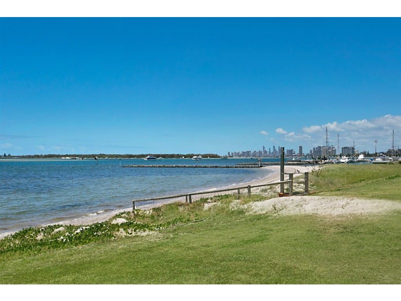 2/6 Nankeen Avenue, Paradise Point QLD 4216
