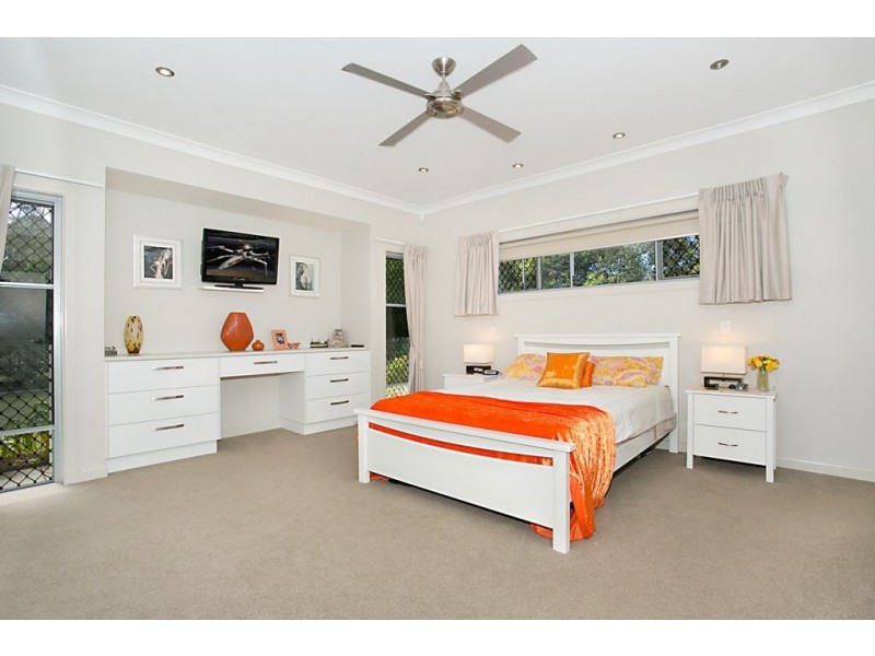 8 Samuel Drive, Tallebudgera QLD 4228