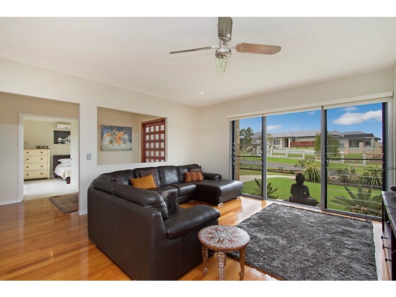 37 Samuel Drive, Tallebudgera QLD 4228