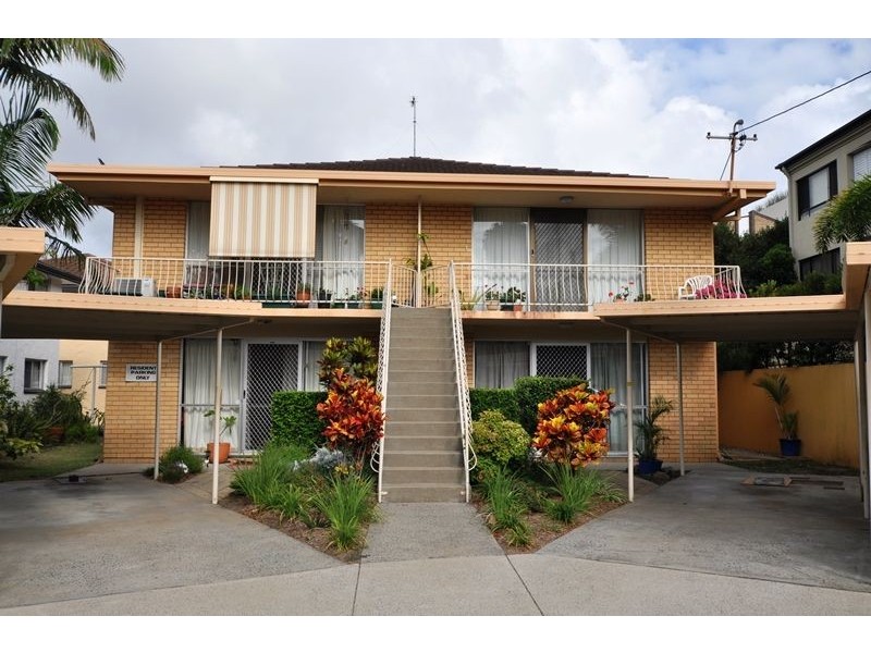 2/6 Parnoo Street, Chevron Island QLD 4217