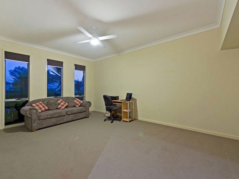 10 Iridium Drive, Hope Island QLD 4212