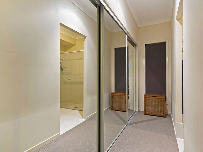 10 Iridium Drive, Hope Island QLD 4212