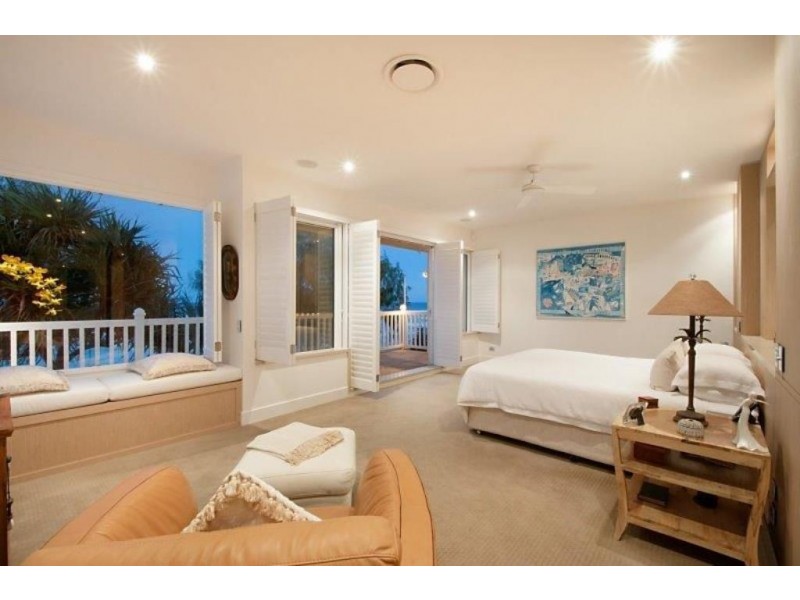 99 Hedges Avenue, Mermaid Beach QLD 4218