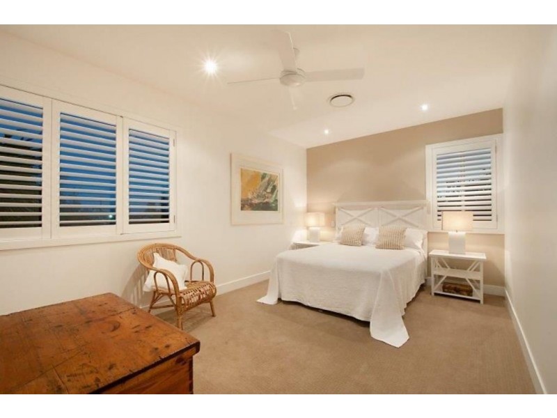 99 Hedges Avenue, Mermaid Beach QLD 4218