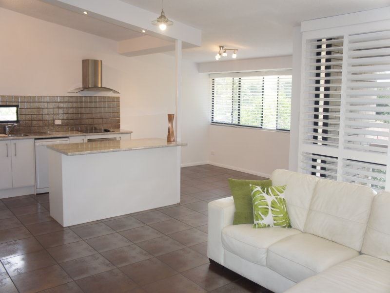 30 Holland Court, Broadbeach QLD 4218