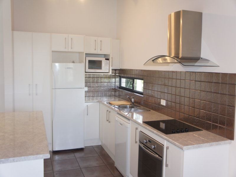 30 Holland Court, Broadbeach QLD 4218