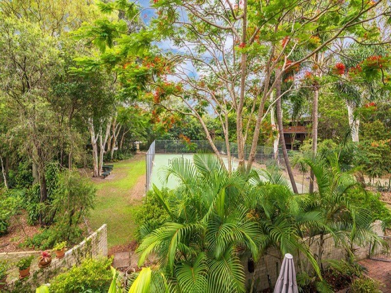 30 Holland Court, Broadbeach QLD 4218
