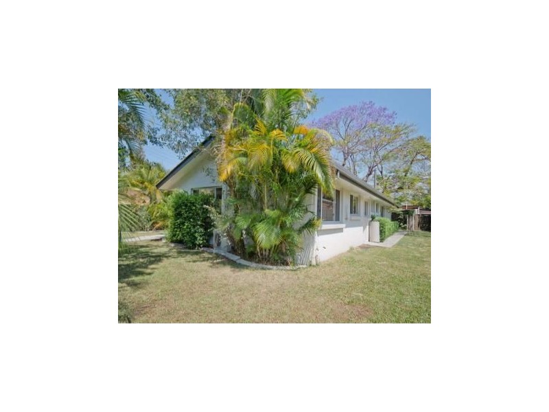 162 Monaco Street, Broadbeach Waters QLD 4218