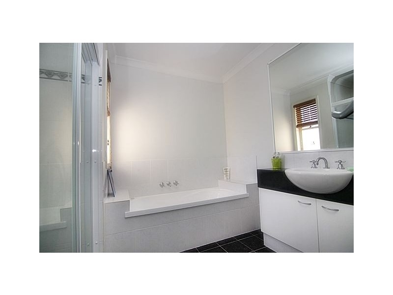 11 Kowhai Place, Nerang QLD 4211