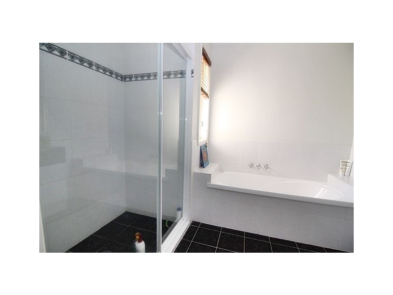 11 Kowhai Place, Nerang QLD 4211