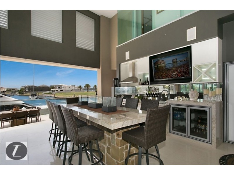 43 Parklane Terrace, Sovereign Islands QLD 4216