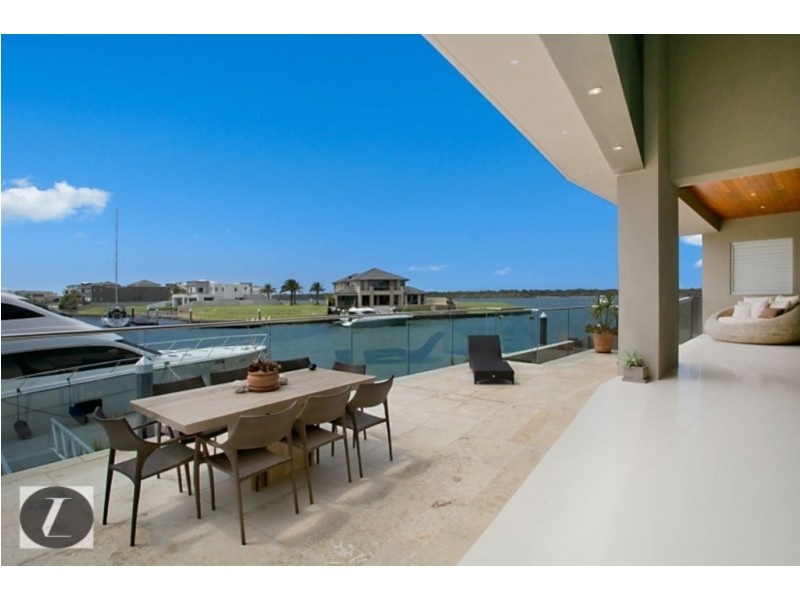43 Parklane Terrace, Sovereign Islands QLD 4216