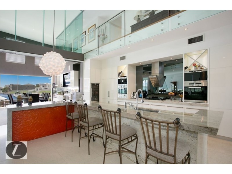 43 Parklane Terrace, Sovereign Islands QLD 4216
