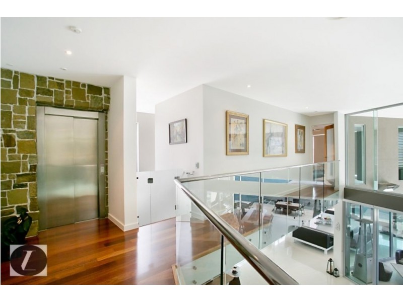 43 Parklane Terrace, Sovereign Islands QLD 4216