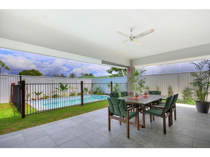 68 Albion Avenue, Miami QLD 4220