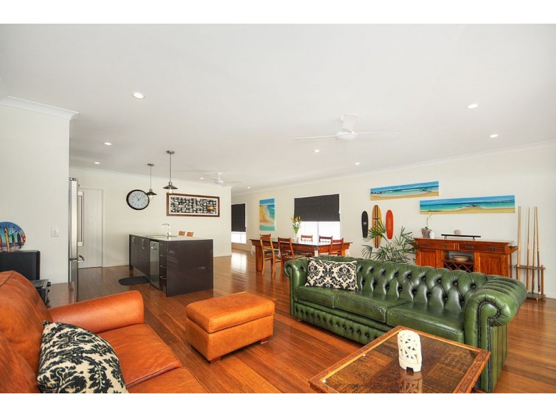 68 Albion Avenue, Miami QLD 4220