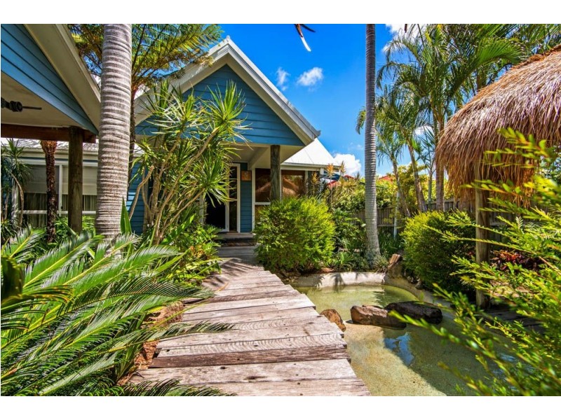 22 Chindrina Street, Hope Island QLD 4212