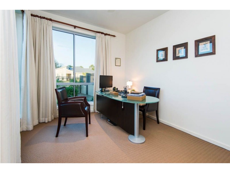 30 East Quay Drive, Biggera Waters QLD 4216