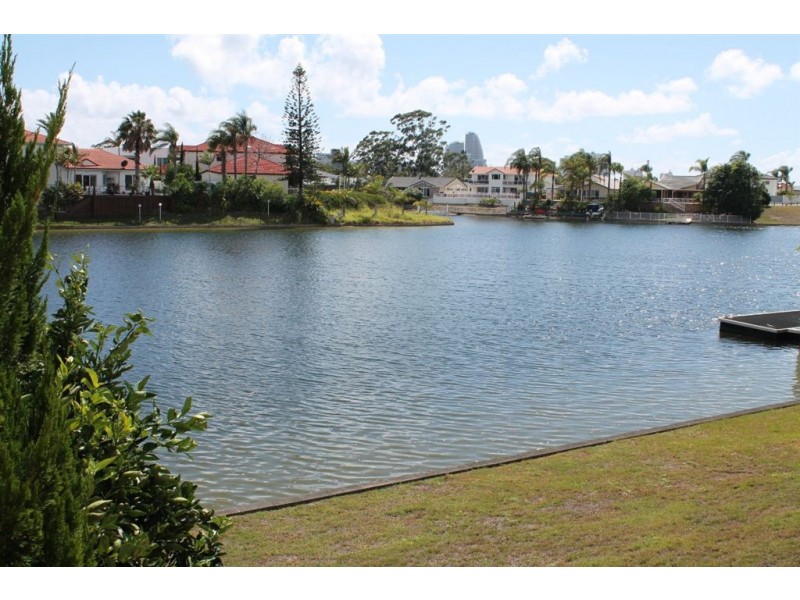 21 Saxonvale Terrace, Mermaid Waters QLD 4218