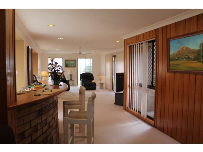 21 Saxonvale Terrace, Mermaid Waters QLD 4218
