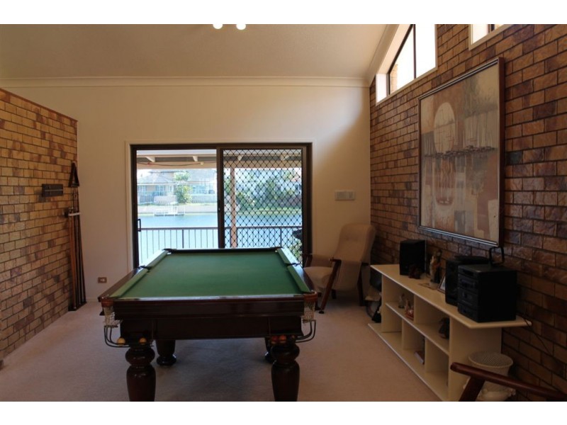21 Saxonvale Terrace, Mermaid Waters QLD 4218