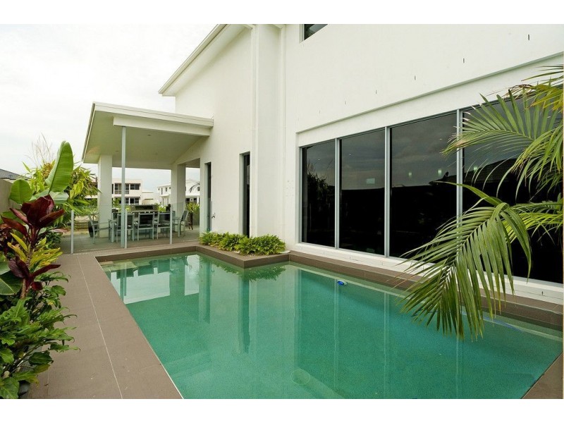 95 Compass Drive, Biggera Waters QLD 4216