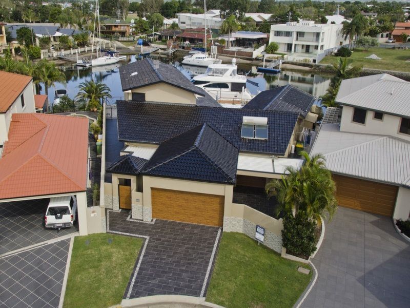 32 Daru Avenue, Runaway Bay QLD 4216