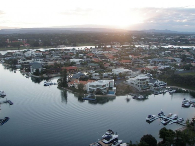 117/12 Commodore Drive, Paradise Waters QLD 4217