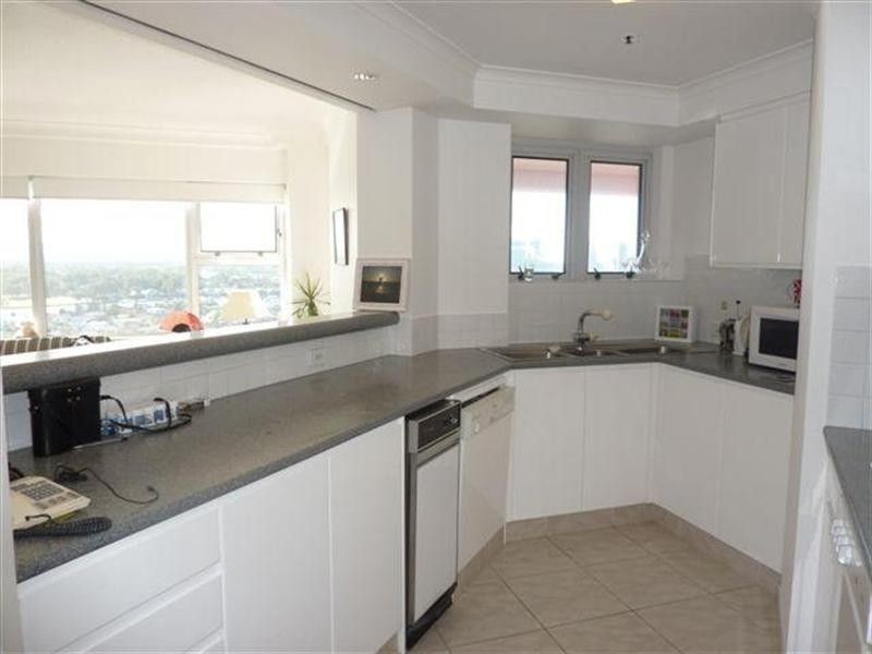 117/12 Commodore Drive, Paradise Waters QLD 4217