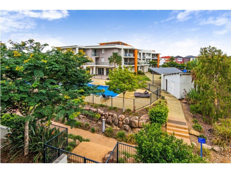 726/66 Sickle Avenue, Hope Island QLD 4212